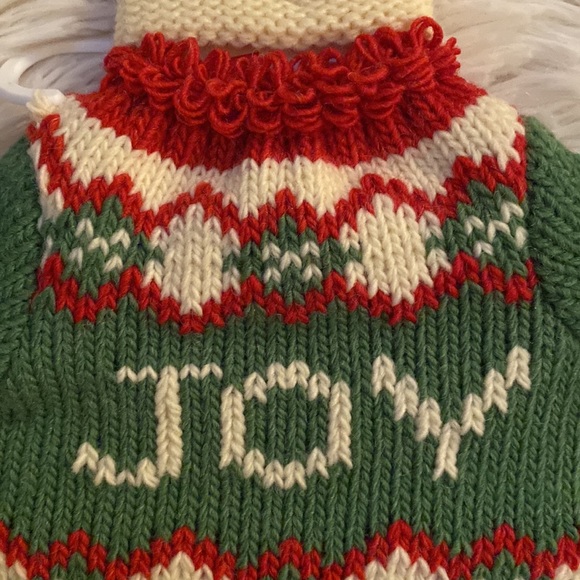 Holiday Gift Wrap Knit ‘JOY’ Sweater & Hat Bottle Topper 💗 Green & Red - Picture 9 of 13